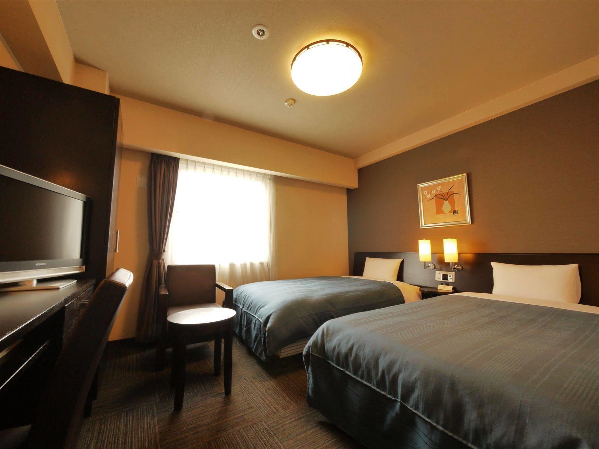Hotel Route-Inn Shibukawa Экстерьер фото